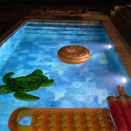 Le Convivial Semesterbostad